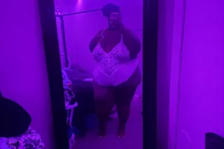 SUNDAY FUNDAAAAY, come play 🤗 hey bae💋IM AVAILABLE 🎆🧨smother QUEEN is here back ina Cityyyy 👑 ‼ text FOR RATE$ 🤪 😈❤‍🔥wettest SSBBW in the city 😈❤‍🔥 AVAILABLE FOR incall & outcall 🤗 - Image 2
