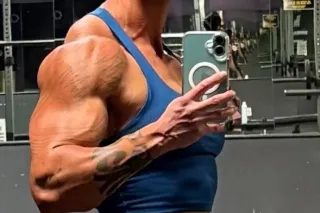 Female Bodybuilder - Image 11