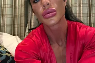 Female Bodybuilder - 43 - Image 4