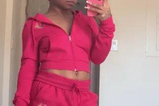 💋💋 YOUR FAVORITE 4'11 PETITE G... - Image 4