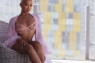 Petite 5'1" 115 pound Spinner 💋 Greek and BB Available - Image 6