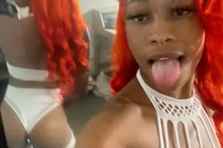 QV SPECIAL COME GET A LOAD OFF... - Image 2