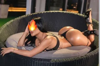 latina super 🔥 caliente delici... - Image 1