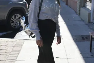 The Perfect Girlfriend. No Deposit with Complete Screening - Image 5