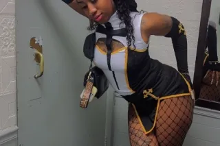 🌴Pretty Brown🤎THE SEXii GARIFU... - Image 1