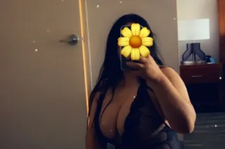 Curvy Latina with Big ass & DD... - Image 2