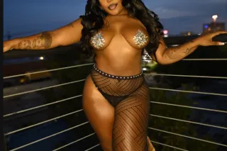 Super Fat Ass! and Fun Size ❤🐱... - Image 1