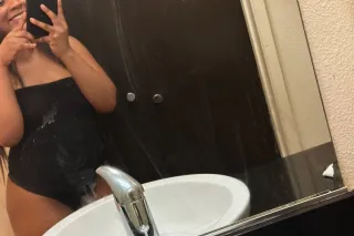 DEZIKAKES🥰 LOOKING FOR MY SUGA... - Image 2