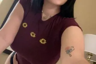 latina caliente🔥con el bury gr... - Image 1