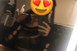 Carplay only ASK for 2 girl and pictures - Image 5