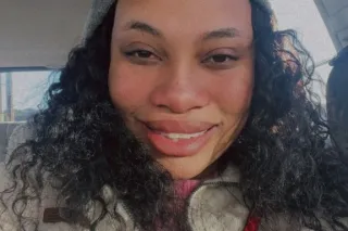 Sweet Beauty Visiting the Coast Tonight 💋 - Image 1