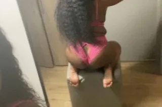 Hello guys Ms.Blossom here looking for some greatentertainment look no furthe i came to give u guys Top Tier service i specialize in Dancing Massages etc so come see best in city#nopolice#nogames#nopimps😘🥰😍 - Image 4