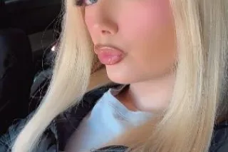 new in town barbie is here to please & hypnotize you in my exotic deep blue eyes 😍💦 - Image 10