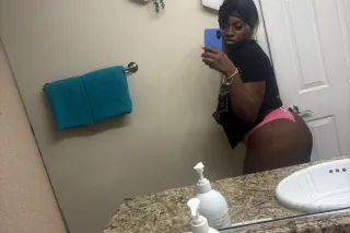 Pretty Face 💋 Thick Waist 🍑 Fetish Friendly & Ready for Fun - Image 6
