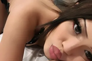 Petite latina treat with a tight frame 💋🍬 - Image 4