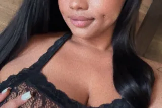 Horny Hawaiian hottie😘💦👅👅DONT ... - Image 1