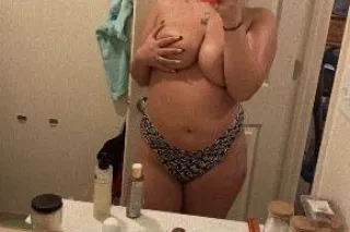 wet water park 💦💦💦💦 thick snow bunny 🐰❄❄ - Image 2