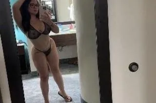 Sexy Sensual BrunetteBeauty down for hookup - Image 6