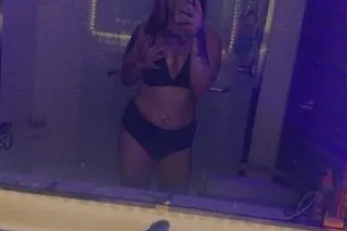 NEW LATINA IN TOWN - 23 - Image 2