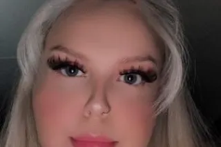 Natural Blonde BBW (threesomes available) - Image 5