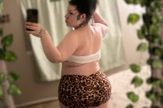 100 QV sexy thick and tatted -... - Image 3