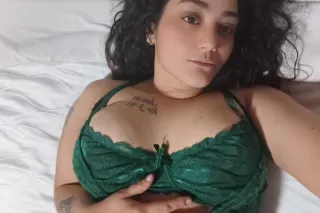 Cold rainy night This MILF can... - Image 1