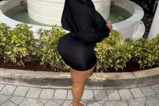 OUTCALL 🍑🔥 56 Inches of Curvy ... - Image 3