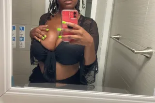 Busty Black Beauty😻 INCALL/ OU... - Image 1