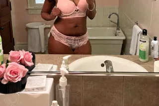 Thick Busty Beauty Available n... - Image 4