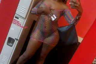 Looking For Some Discreet Fun ... - Image 2