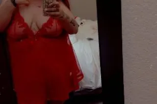 WET 💦 Tight 💦 and 💦Ready to play😘 christmas week specials - Image 4