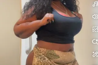 Huge 64 inch Booty Ebony REAL BBW - Image 4