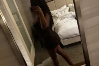 🥂 Busty Chocolate Luxury Compa... - Image 1