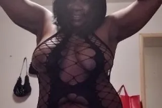 .NO BBJ..Serious clients only short stay $100/$150 half an hour 200 an hour 300 I specialize in massages and fetishes video sex also I party at times - Image 11