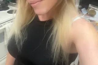 Elegance Meets Temptation - 39 - Image 1