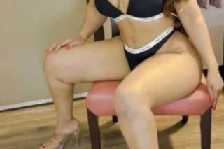 LATINA CALIENTE ESPERANDOTE AM... - Image 1