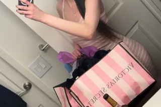 Pretty and Petite - 22 - Image 3