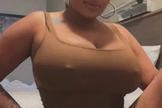 Sweet Girl - 30 - Image 1