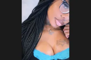 Wet&Tight Pussy🥹💵🎀🏨🏩AVAILABLE ... - Image 1