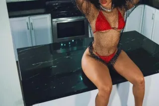 BONITA AMABLES SUPER CALIENTES... - Image 3