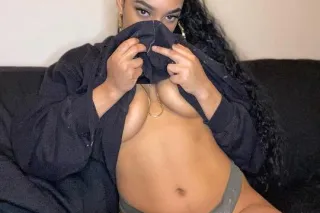 IN CALL NO RAW/BARE LETS HAVE SAFE SEX BRING LATEX - Image 5