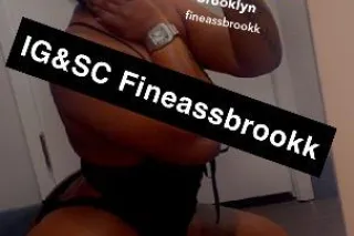 ✨NEW IN TOWN✨ Beautiful BROOKLYN 💐 DOM - Image 2