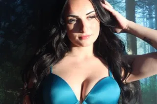 Sexy Brunette Babe - 23 - Image 2