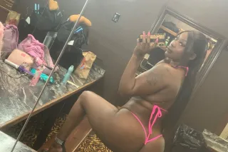 Hello im sexy chocolate 🍫 body... - Image 4