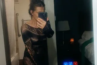 💕🍑 CUTIE WITH A BIG OL' BOOTY!... - Image 3