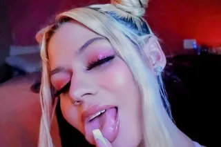 🤩 Cum Play With A Blonde Bombs... - Image 2