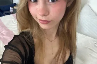 Hi daddy, I'm Emely , a 22-yea... - Image 1