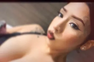 petite baddie with a fattie 💕 ... - Image 1