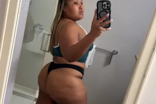 Come Experience Ms Honey While... - Image 3