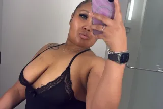 Come Experience Ms Honey While... - Image 1